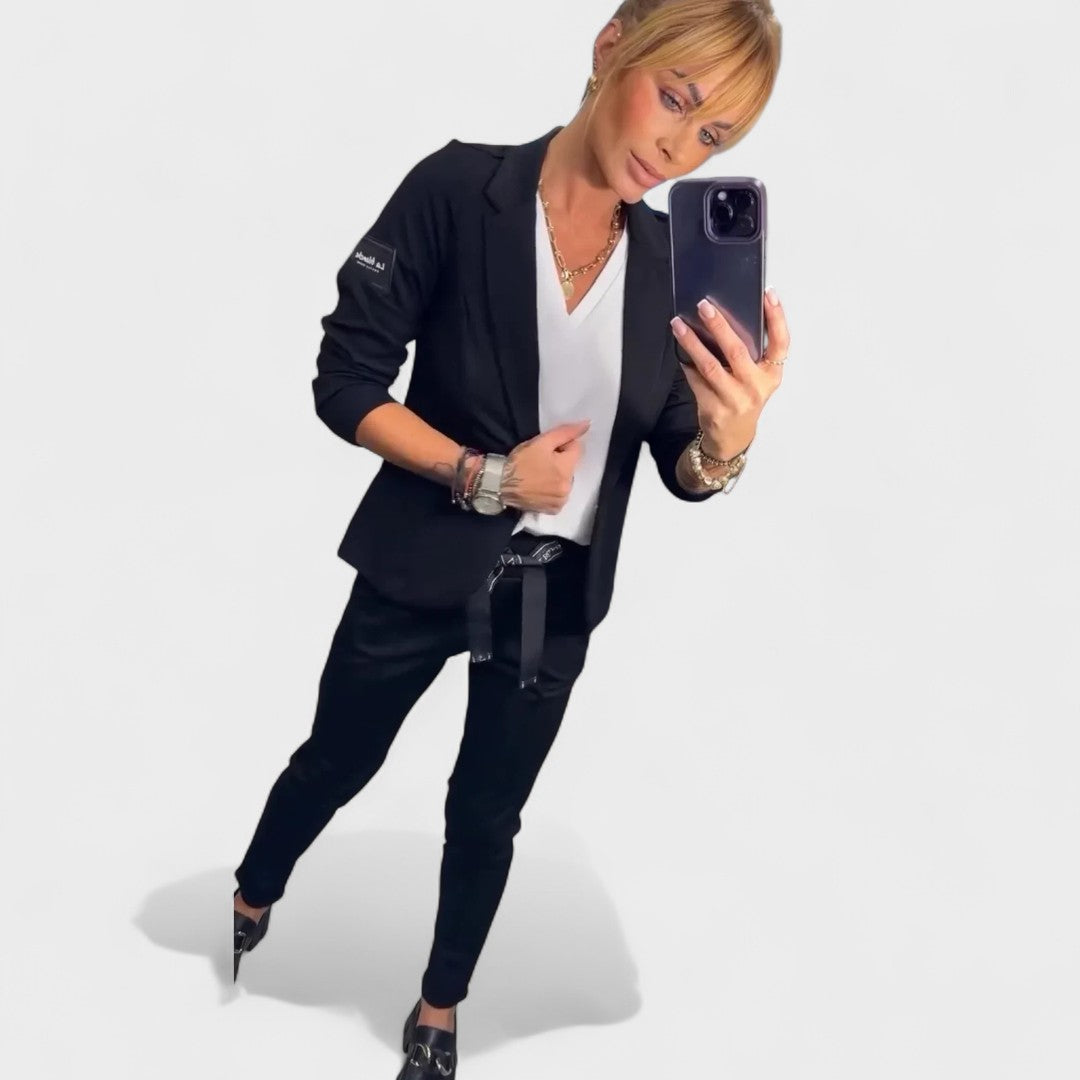 Karolina - Individuaalselt kohandatud komplekt pehme jakiga ja vabade spordipükstega
