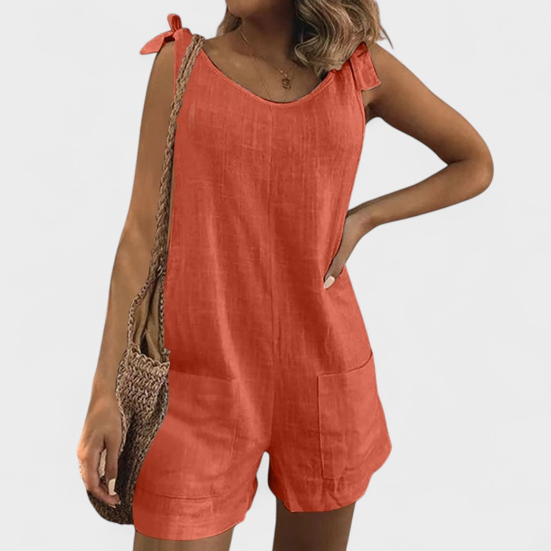 Deimena - Jumpsuit taskutega õlgadel ja paelaga