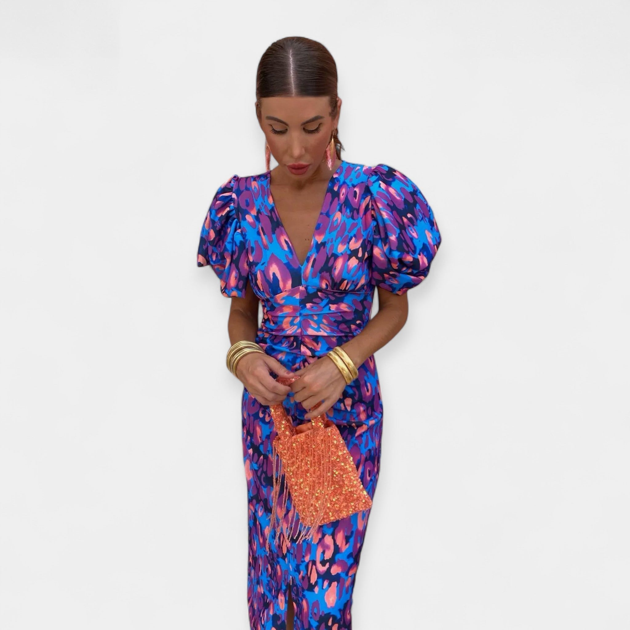 Käistega ja Volangidega Kleid