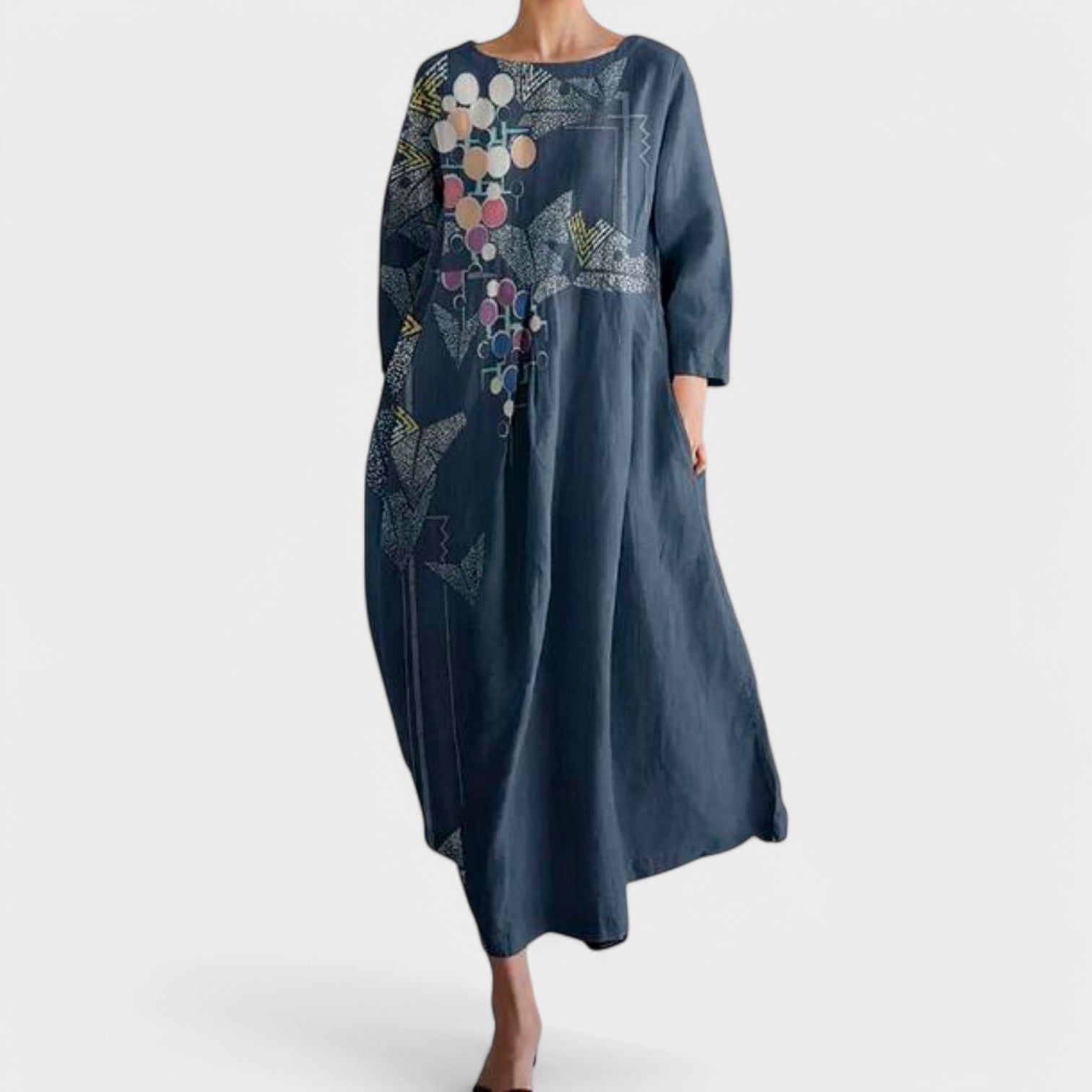 Ana - Värviline kleit V-kujulise kaelusega